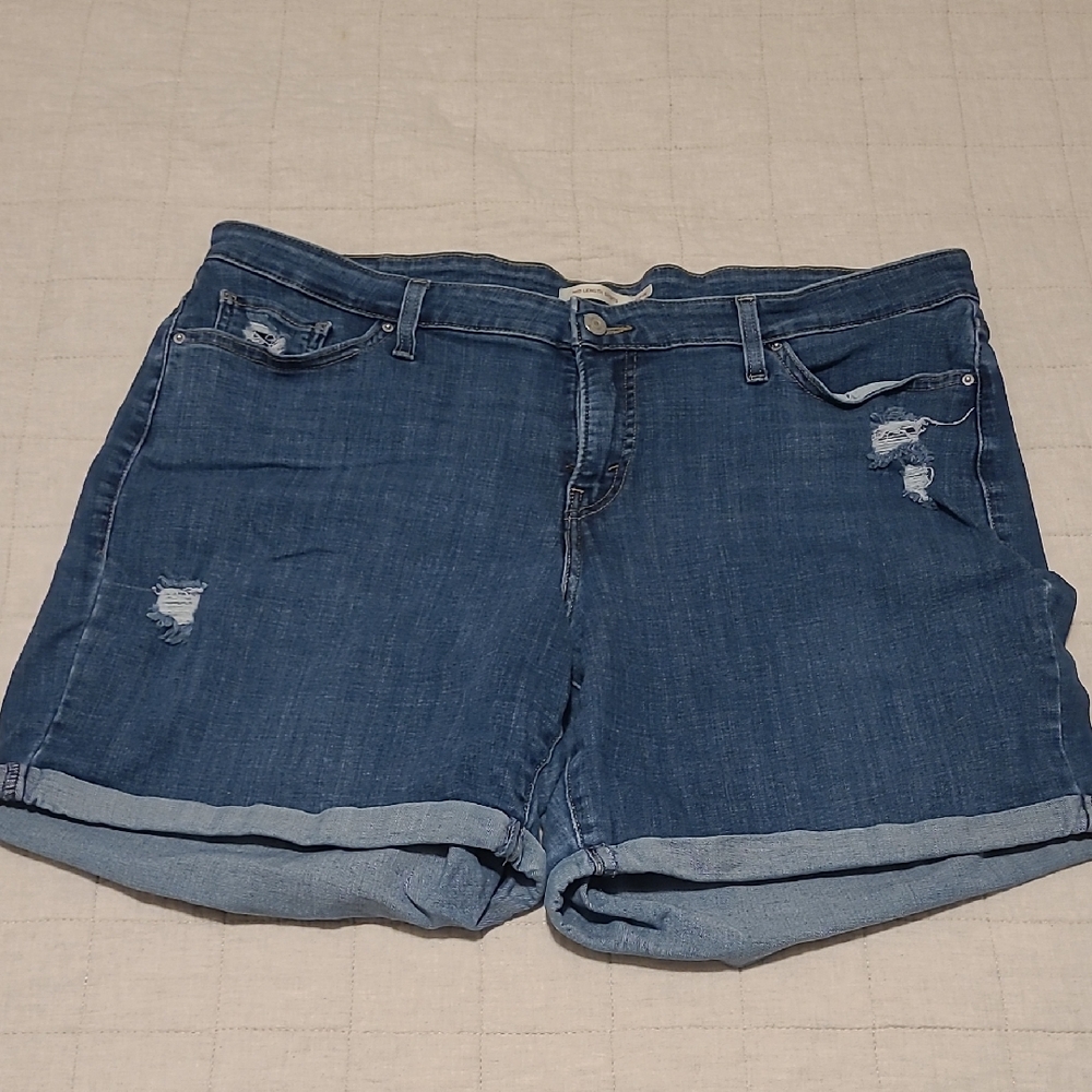 Levi's Sz 18 Mid Length Denim Shorts!